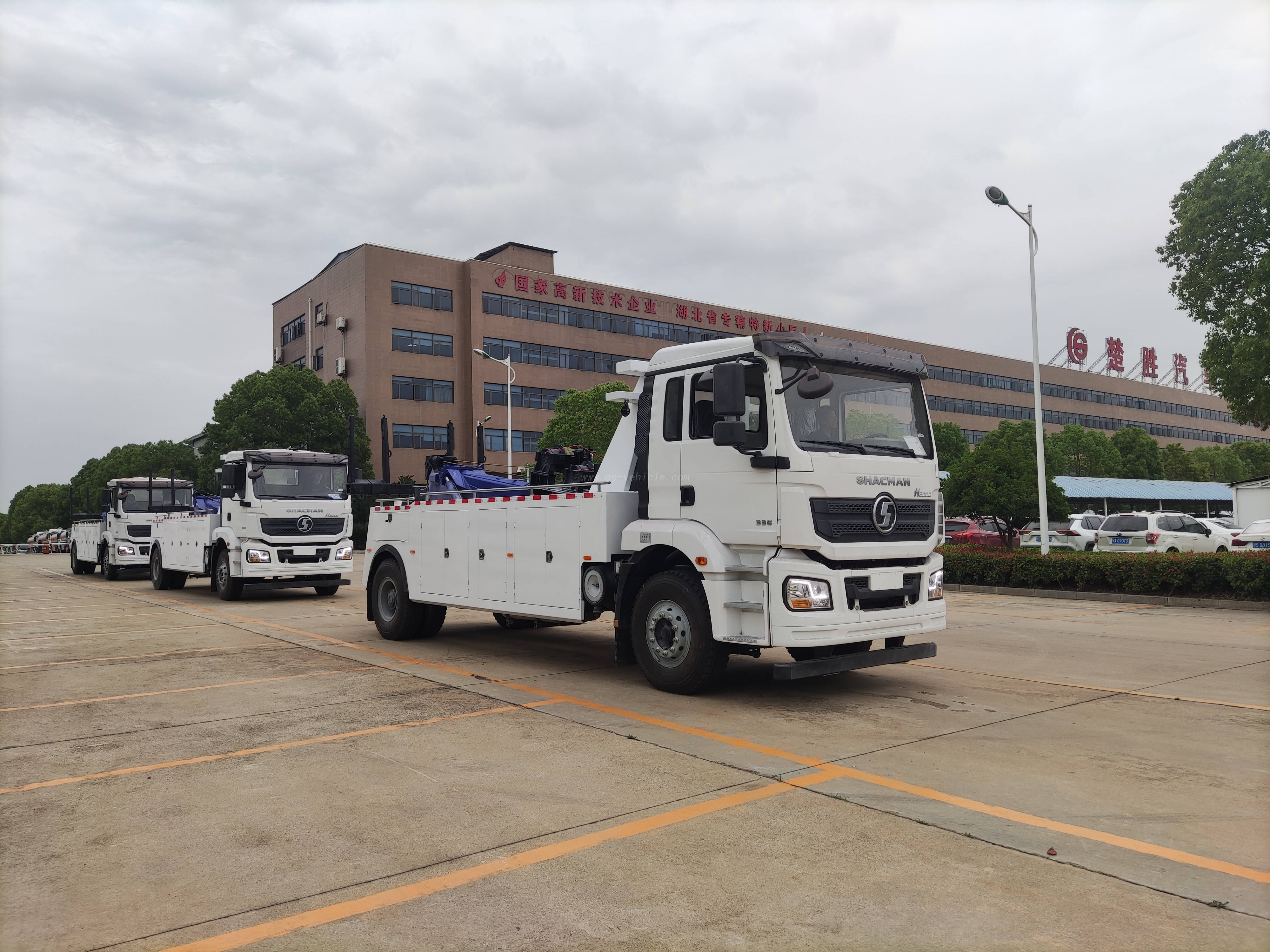 shacman 4x2 wrecker truck (1).jpg