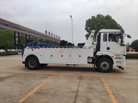 shacman 4x2 wrecker truck (2).jpg