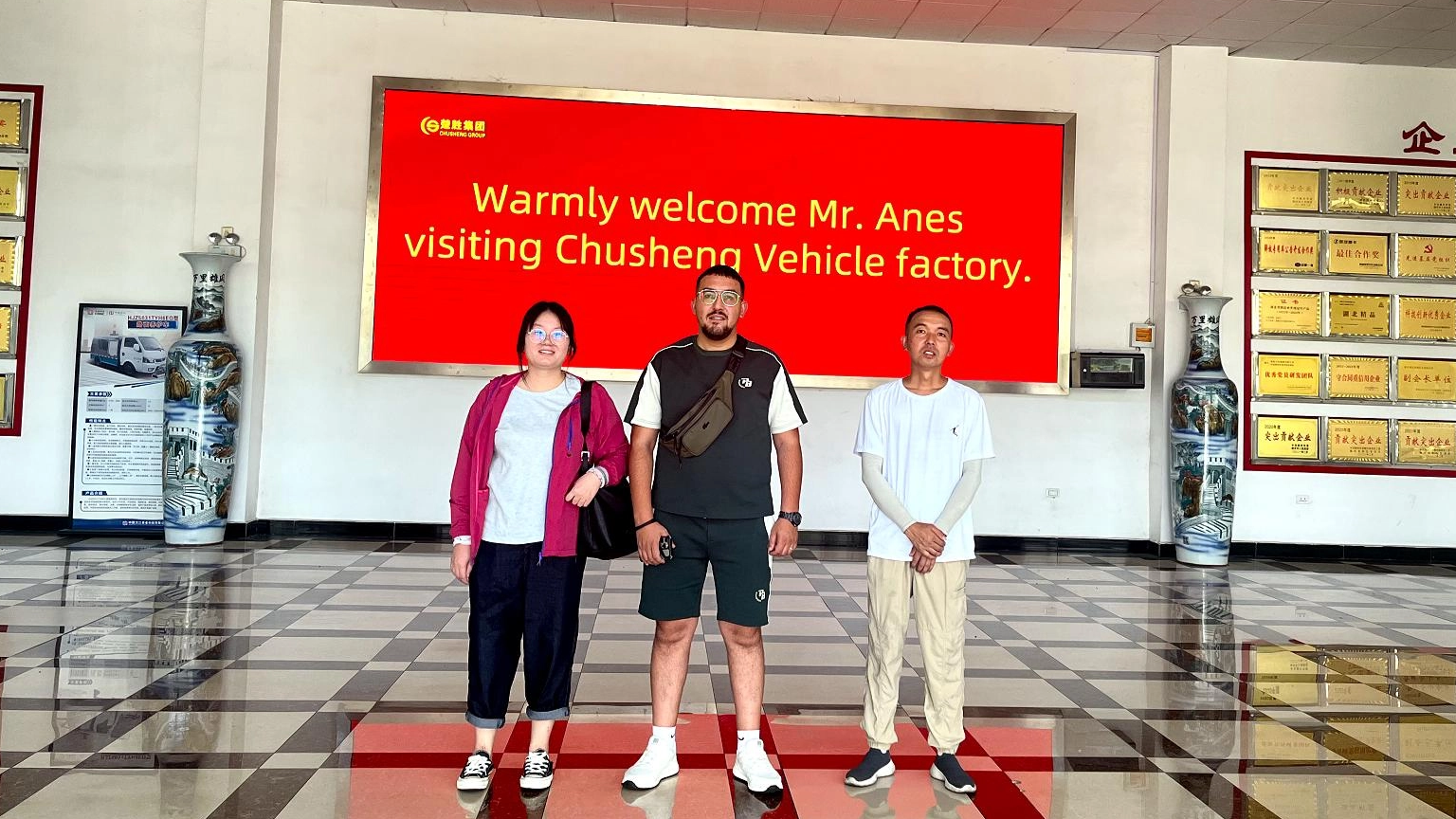Howo 4x2 Mini Dump Truck！Warm Welcome Customer Come To China To Visit Chusheng Vehicle!