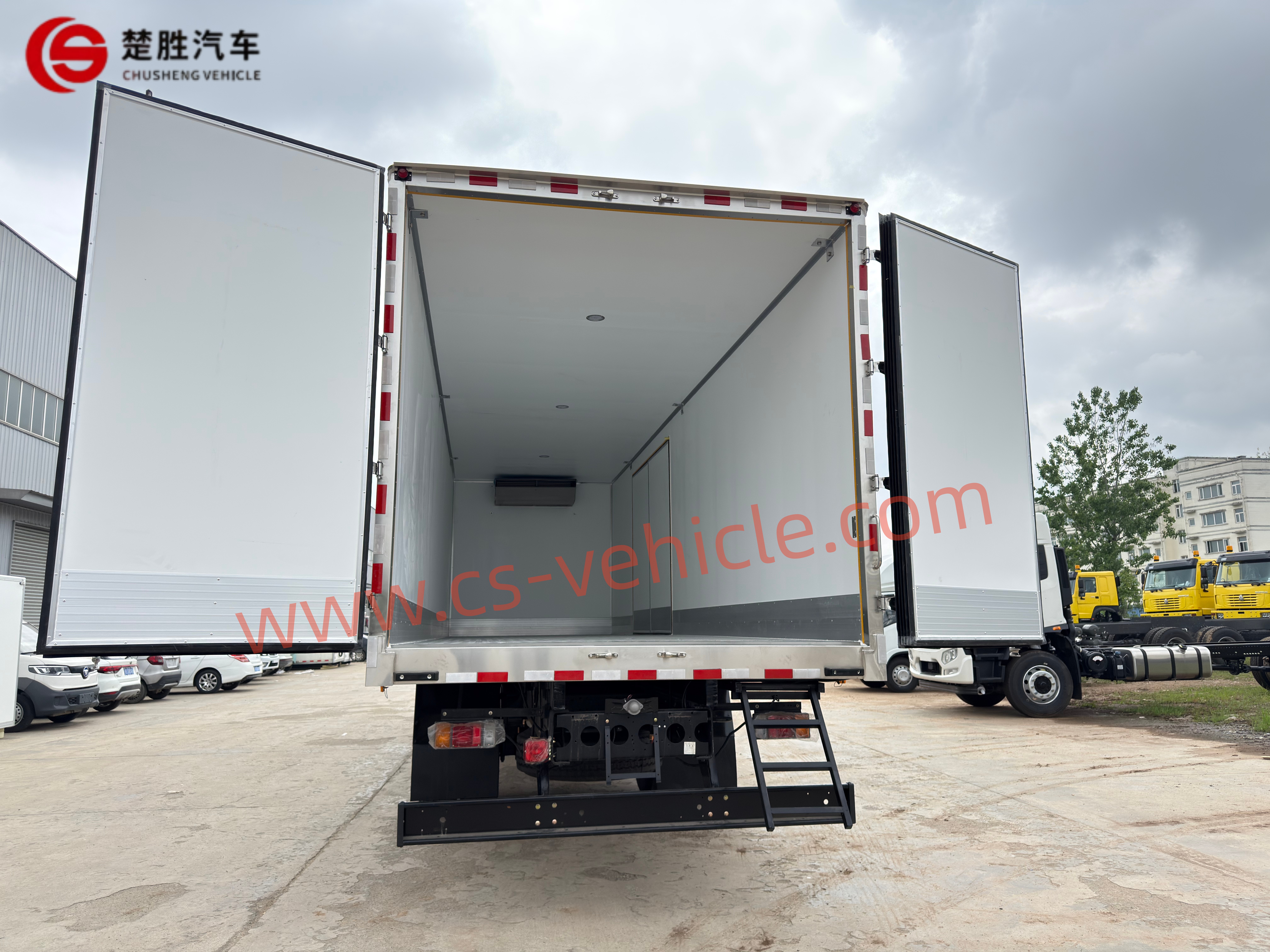 Refrigerated Truck-11